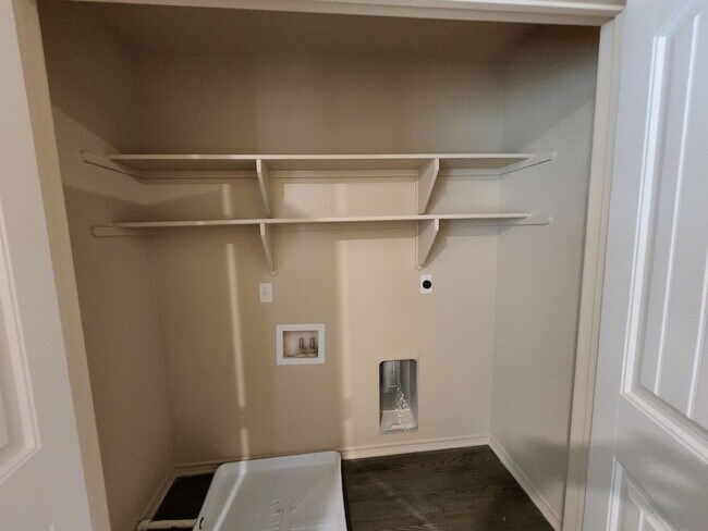 Photo - 1704 Montell St Unit B