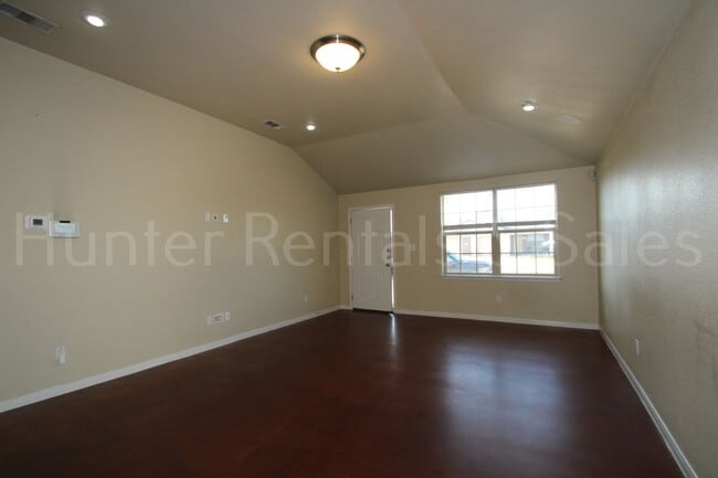 Photo - Beautiful 3 Bedroom Duplex