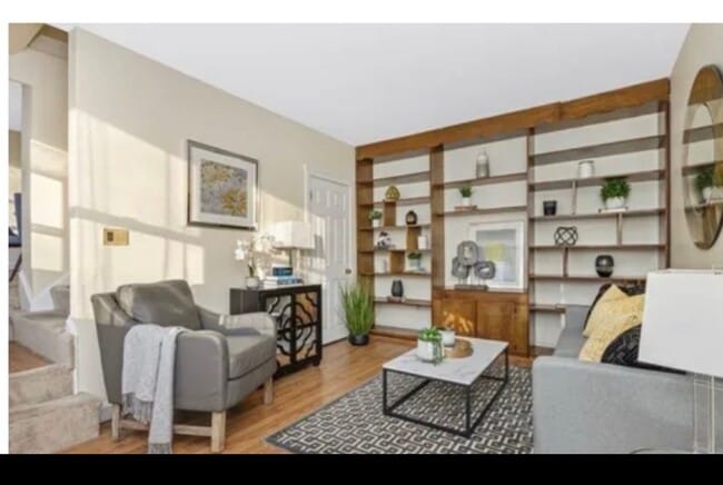 Building Photo - 1000 Harvard St Unit 1000 Harvard St