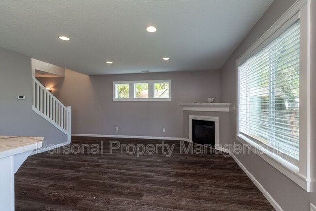 Photo - 1710 E 31st St