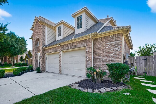 Photo - 2606 Waterbrook Ln