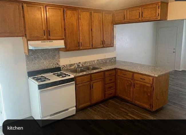 Building Photo - Bridge Unit 1745 S. Bridge Street