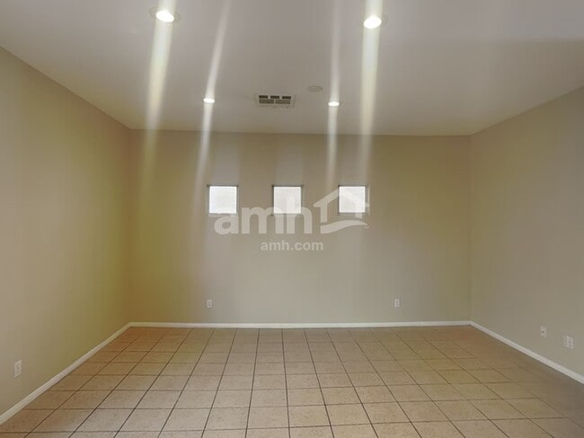 Photo - 902 Blue Rosalie Pl