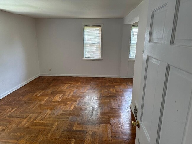 Building Photo - 3 Corbin Ct Unit 3-C Corbin Court