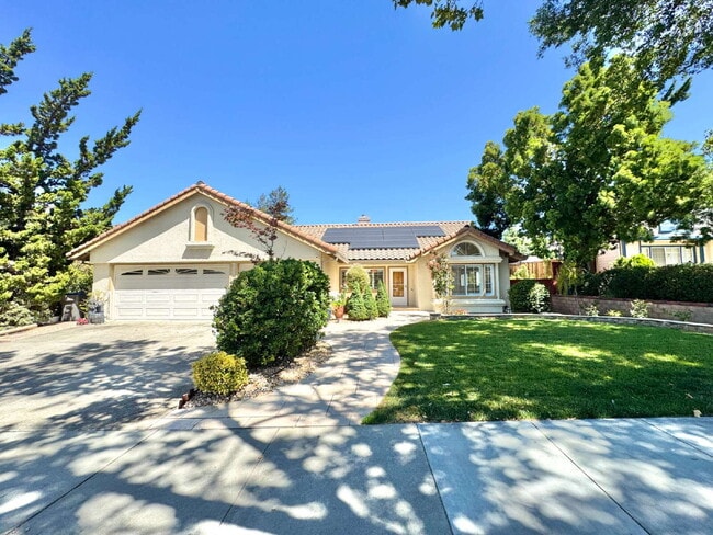 Building Photo - Bright 4 Bedroom San Jose Home With Tall Ceilings
