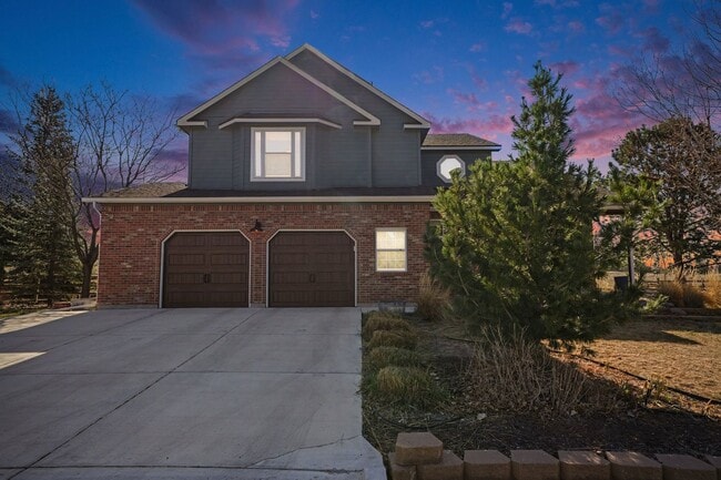 Building Photo - Backs to Open Space | Over 4,000 Sq Ft | Updated Kitchen + Solar