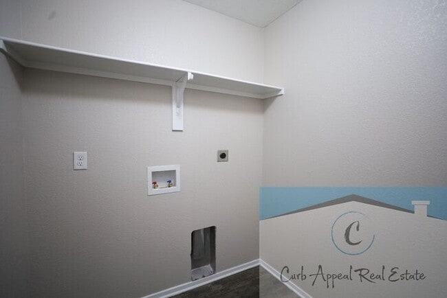 Photo - Move in special $825!!! Spacious 4 bed 2 b...