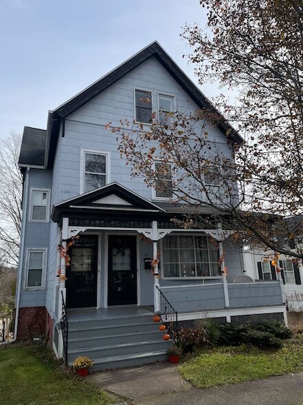 Building Photo - 156 Fair St Unit 3