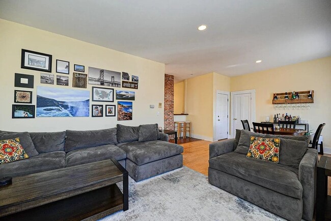 Photo - Portsmouth NH Unit 5