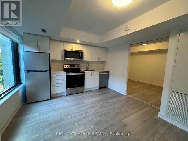 Photo - 3 Strathgowan Ave Unit 326