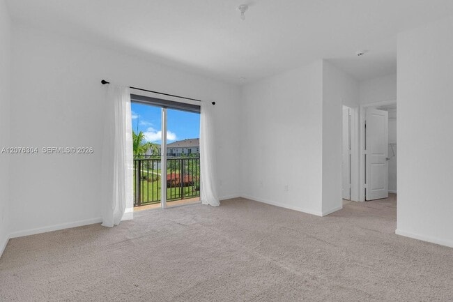 Photo - 805 SE 18th St