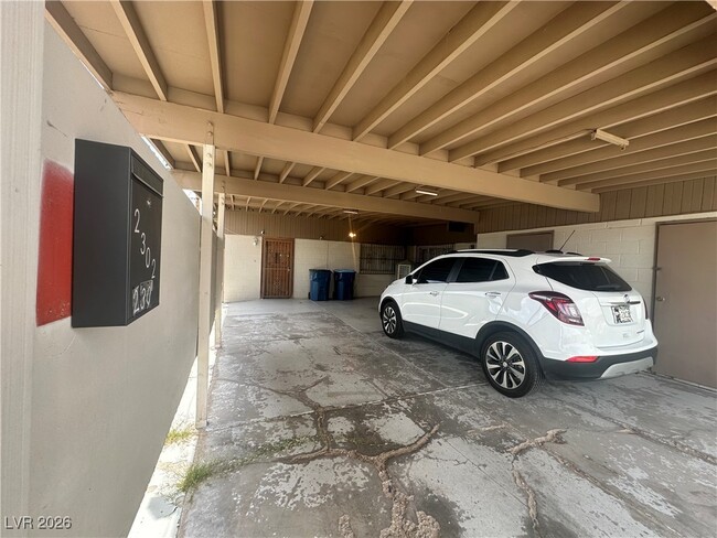 Photo - 2300 Pardee Pl