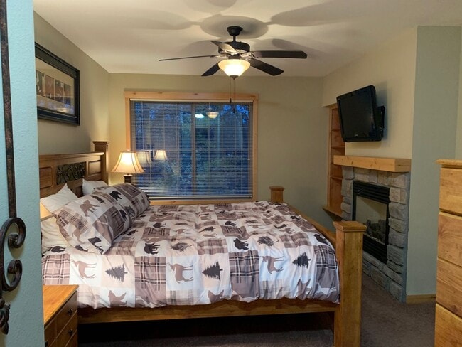 Photo - Short Term Winter Rental - 3 Bed / 5 Bath Condo in Lakeshore