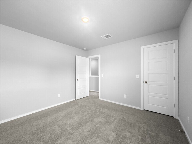 Photo - 632 Levine Ct
