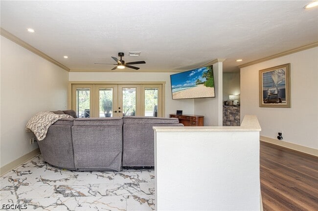 Building Photo - 2507 Lakeview Dr