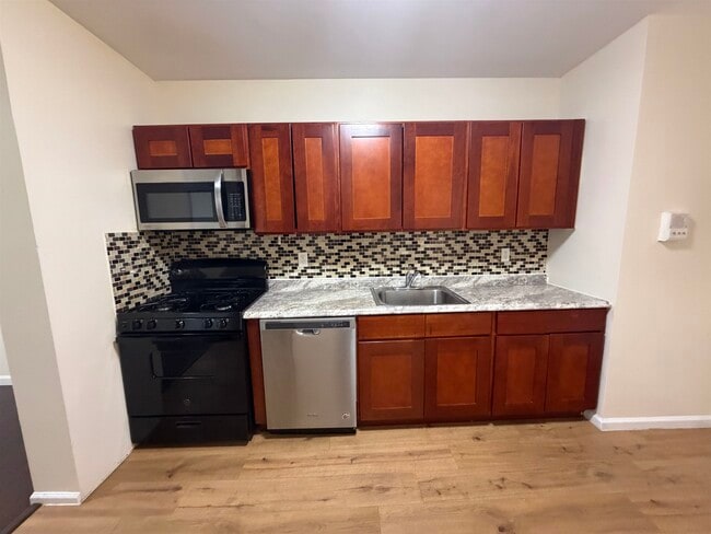 Photo - 40 64th St Unit 3
