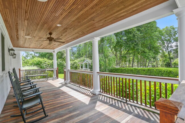 141 W Norwalk Rd