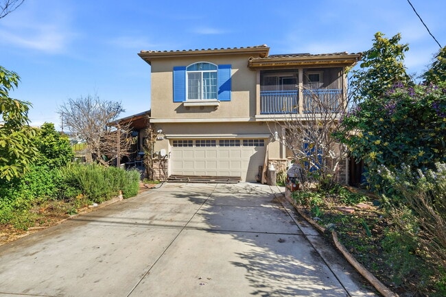 Photo - 820 Almar Ave