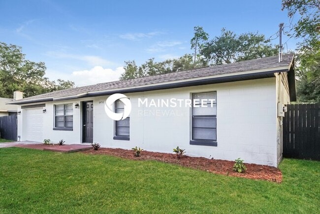 Photo - 3 Bedroom Pet-Friendly Home in St. Cloud, FL with Main Street Renewal