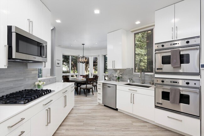 Photo - 736 W Smuggler St