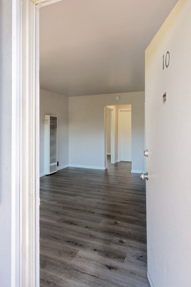 Photo - 3405 Dimond Ave