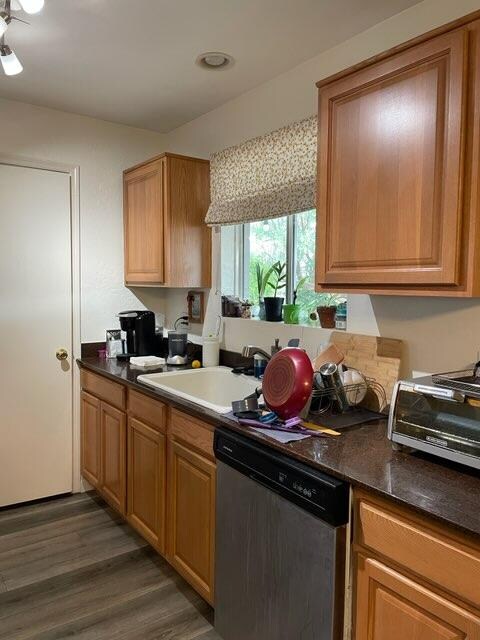 Photo - 1135 W 9th St