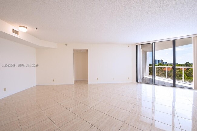 Building Photo - 3610 Yacht Club Dr Unit 511