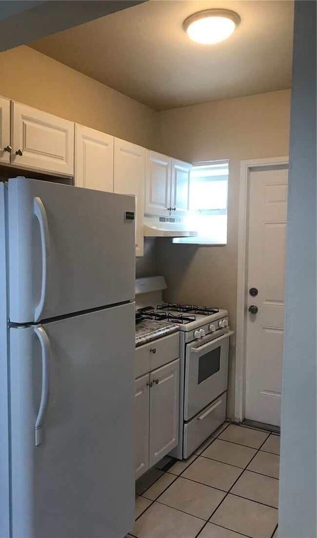 Photo - 745 81st St