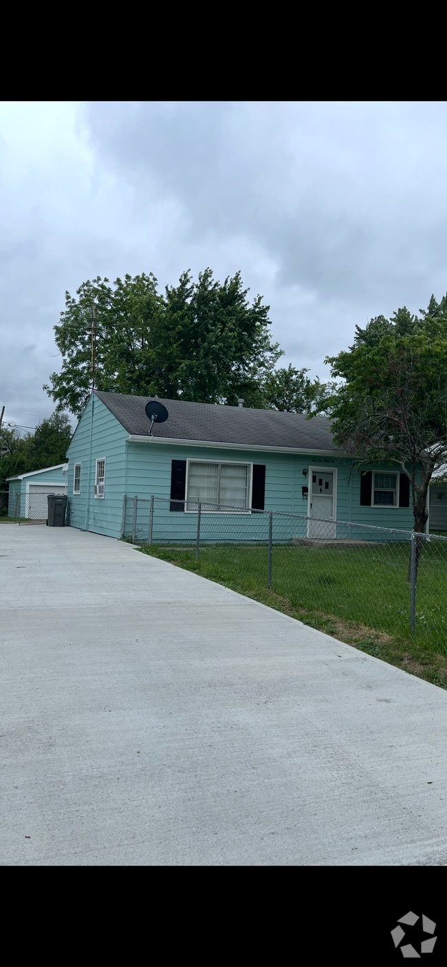Building Photo - 6231 Windsor Dr Rental