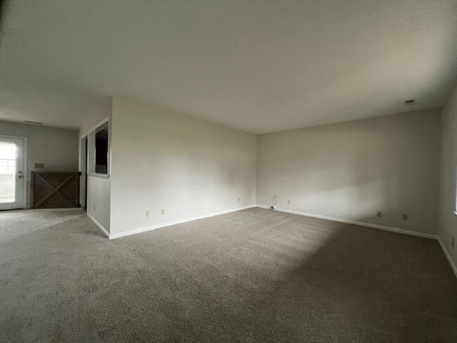 Photo - Move In Ready!!