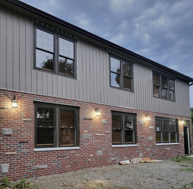 Building Photo - 97 Mountain Ave Rental