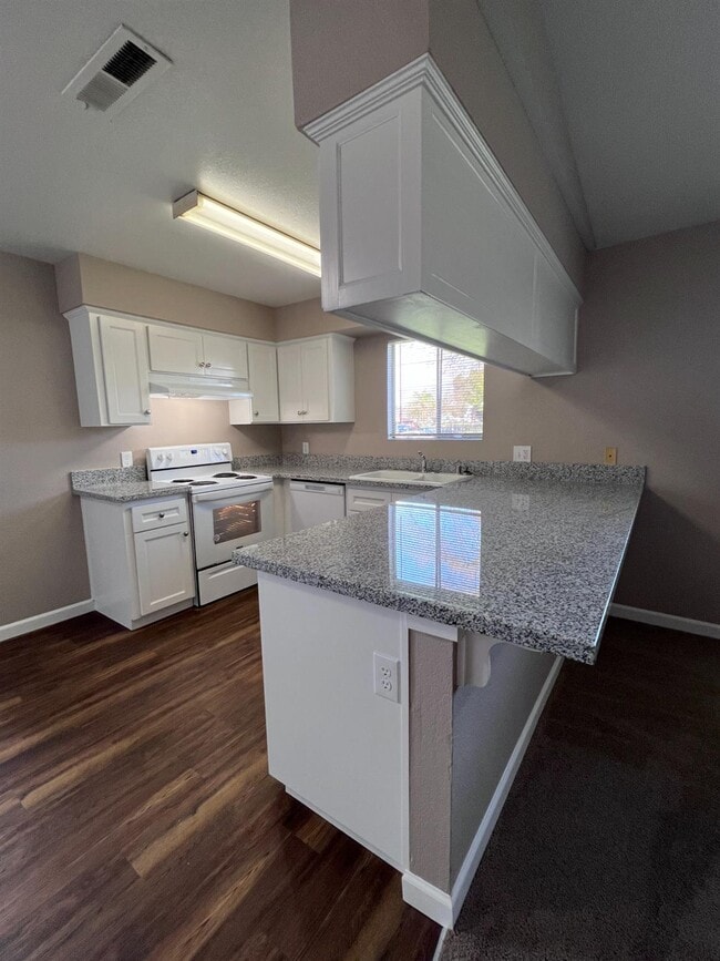 Photo - 1262 N Marks Ave