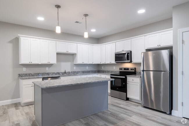 2BR, 2BA - 1,250SF - Kitchen - CARLS CORNER RESIDENTIAL