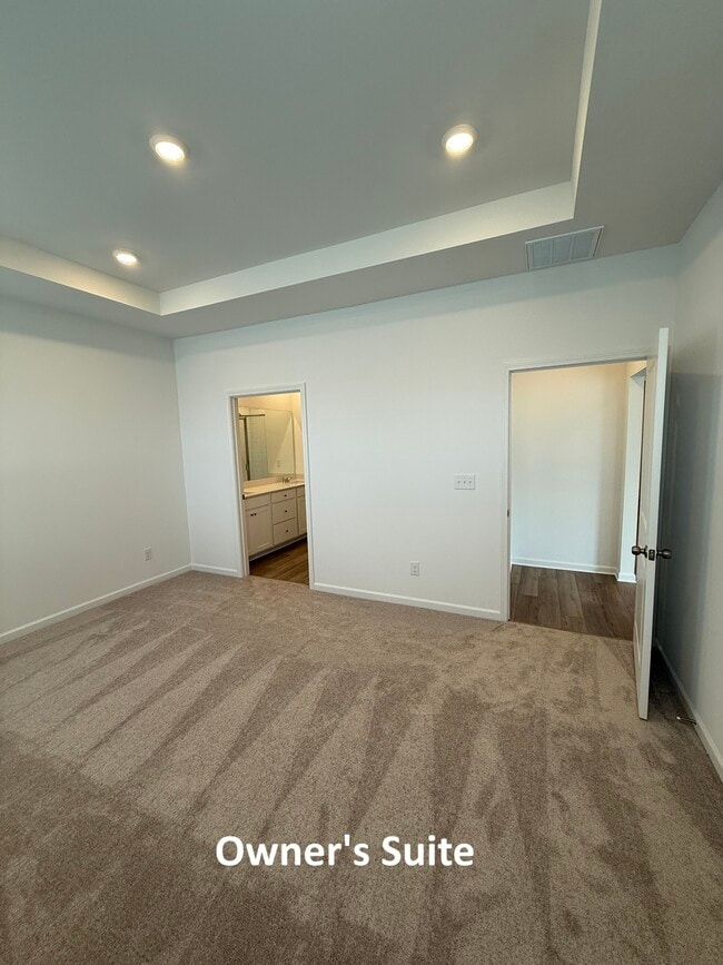 Photo - 208 Overton Dr