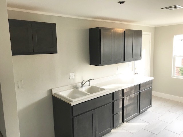 Building Photo - Cute Remodeled Bungalow in the heart of OKC! Rental