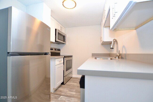 Photo - 44 E Roanoke Ave Unidad 4