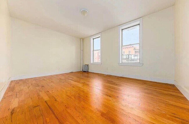 Photo - 666 Hancock St Unit 4A