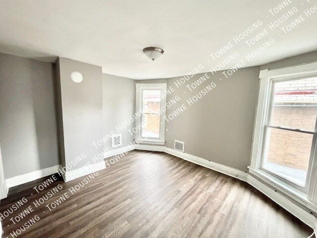 Photo - 305 15th St Unit Upper Front