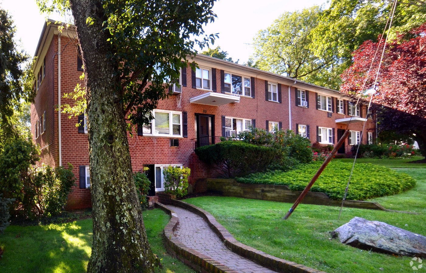 Photo - Rye Wood Gardens Apartments