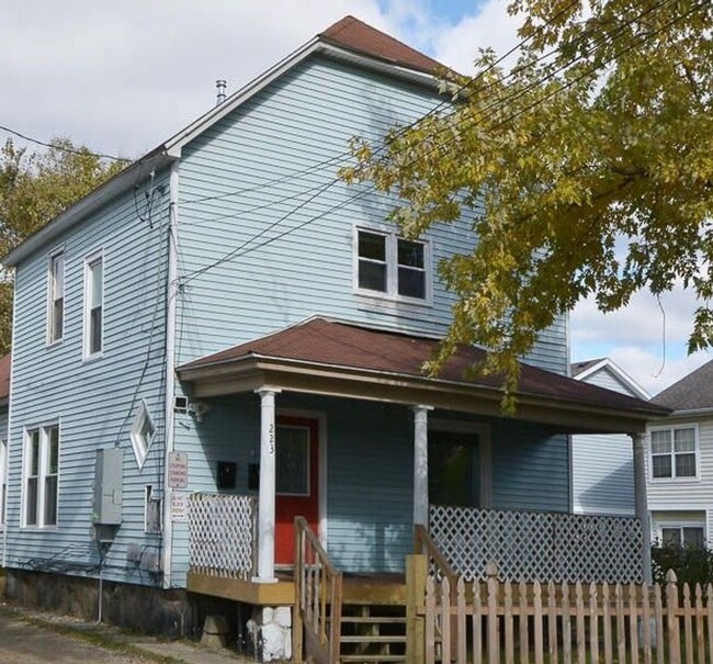 Photo - 223 E North St Apartment Unit 3