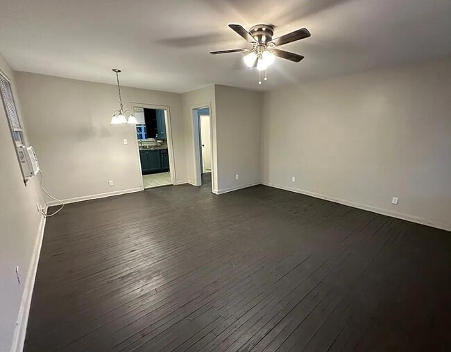 Photo - 612 Albany St