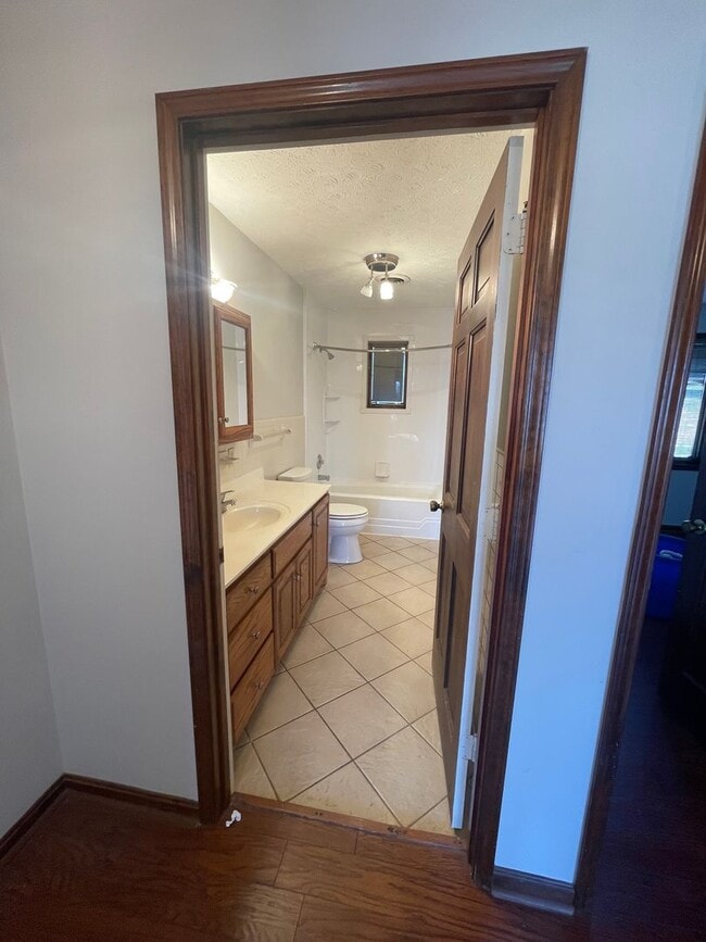 Photo - Spacious 3-Bedroom Ranch for Rent in Franklin, KY!