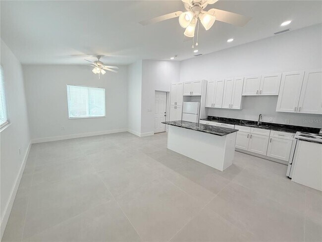 Photo - 1013 3rd St W