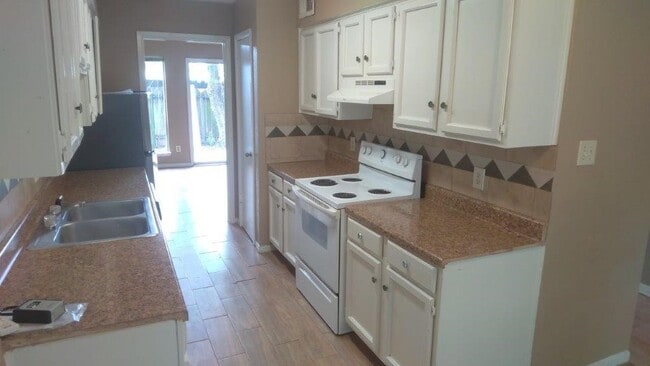 Photo - 2429 Miramar Ct Unit 2429