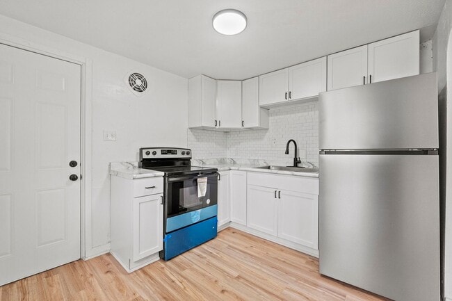 Photo - 2 BEDROOM HOME!