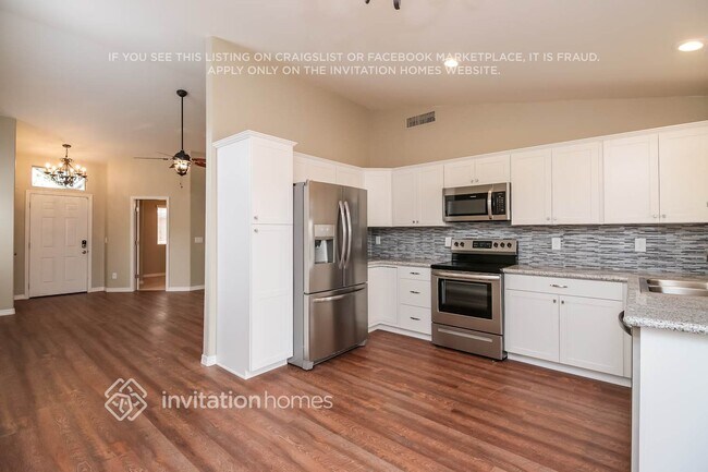 Photo - 30737 N Royal Oak Way