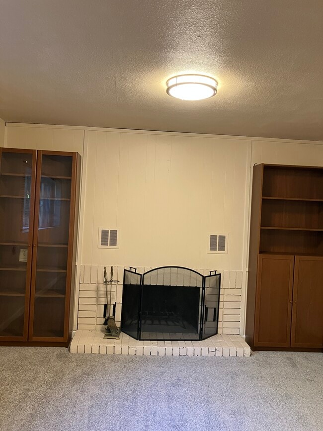 Living room - 26027 Woodland Way S Unit B
