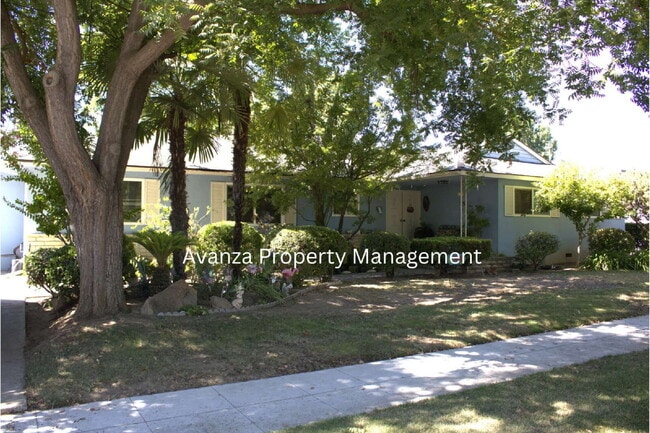 Building Photo - 1 Bed/1 Bath Studio for Rent!
1 Mile from ... Unit B Rental