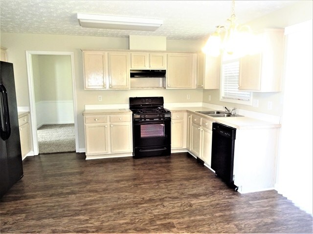 1550 Summit Pond Cir