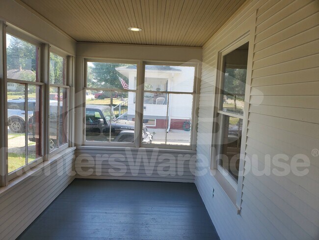 Photo - 608 Red Wing Ave